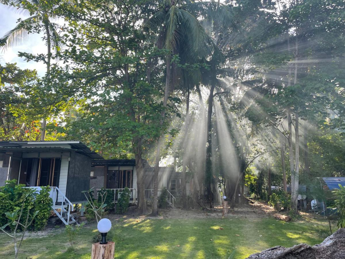 Koh Ngai Sea Open Resort Dış mekan fotoğraf
