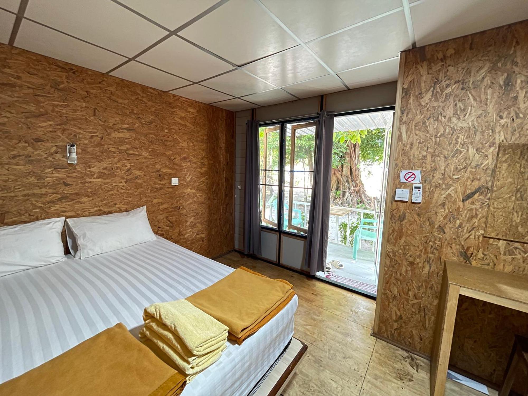 Koh Ngai Sea Open Resort Dış mekan fotoğraf
